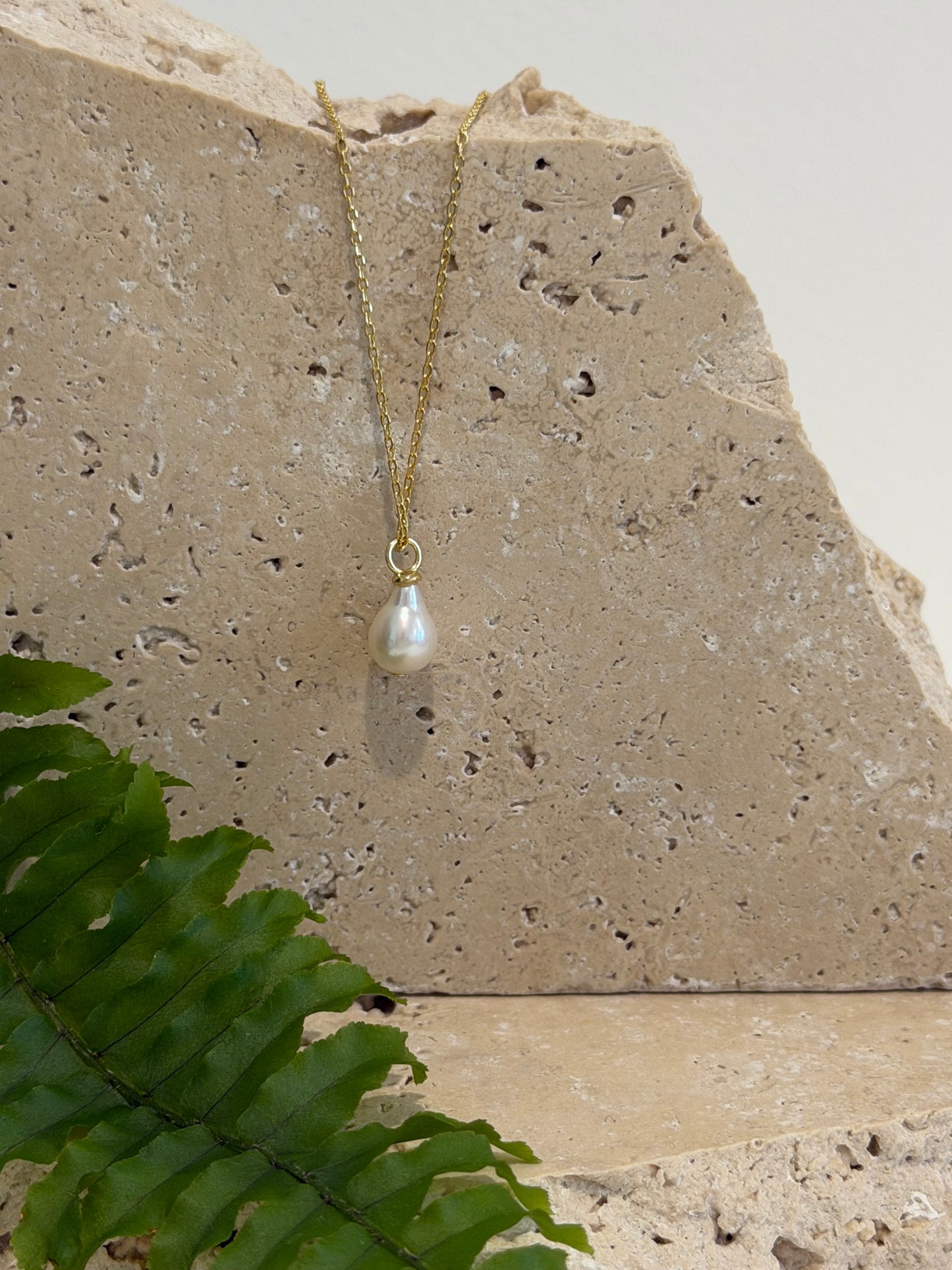 Teardrop Pearl Pendant Necklace