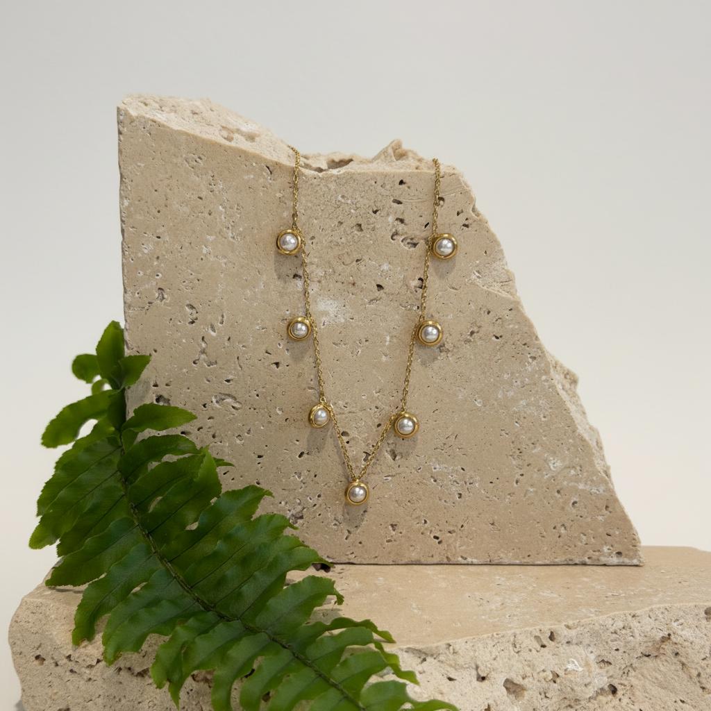 White Pearl Pendant Necklace