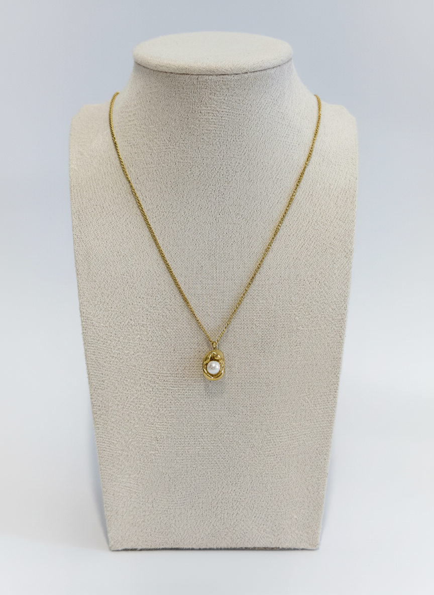 Pearl Pendant Necklace