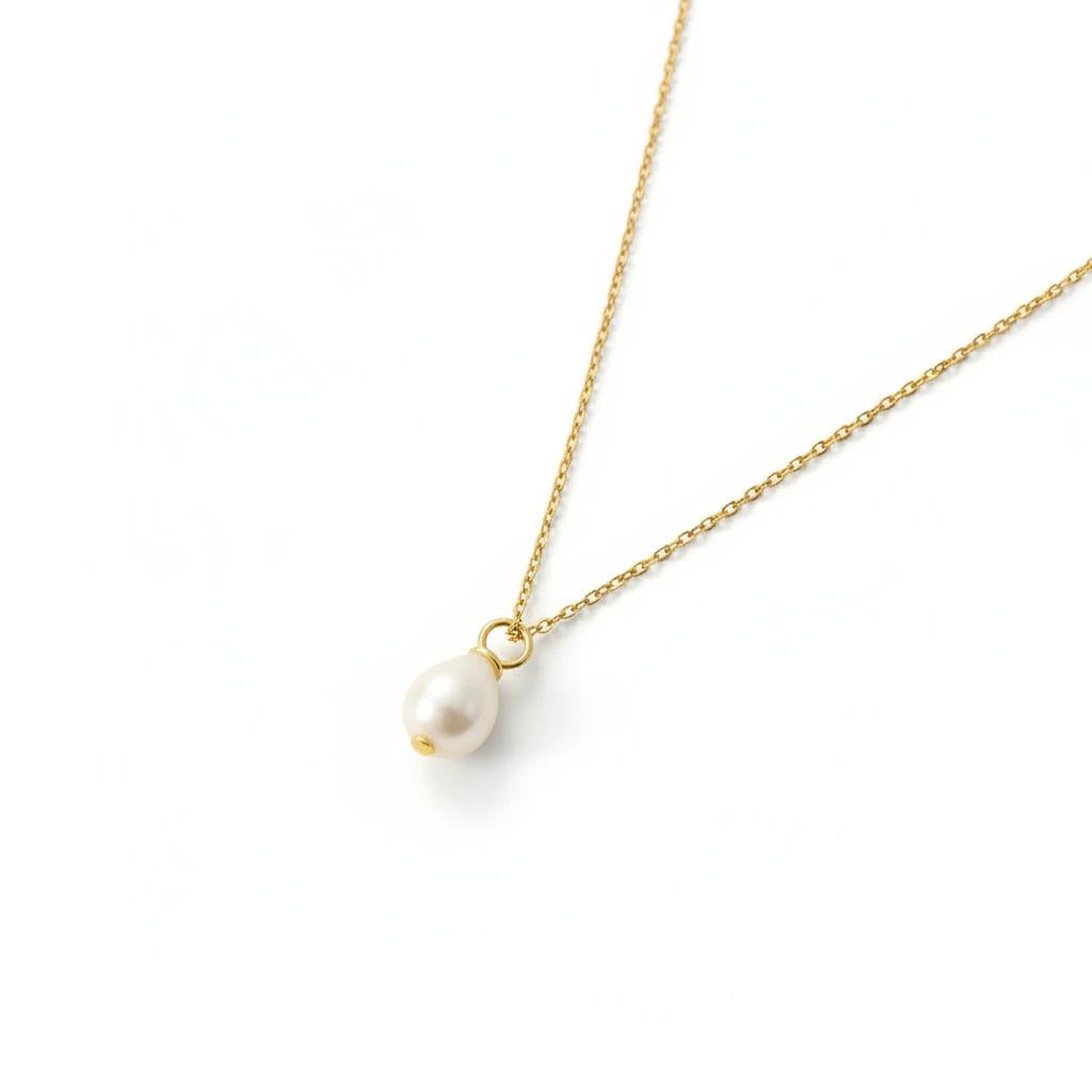 Teardrop Pearl Pendant Necklace