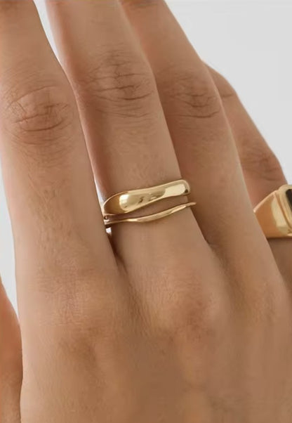 Stacked Irregular Circular Band